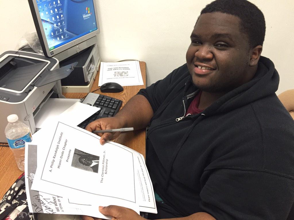 MDCPSETO's tweet photo. Tornadoes completing scholarship applications @BTW_SHS FAFSA Night! http://t.co/l0R0t7S2be