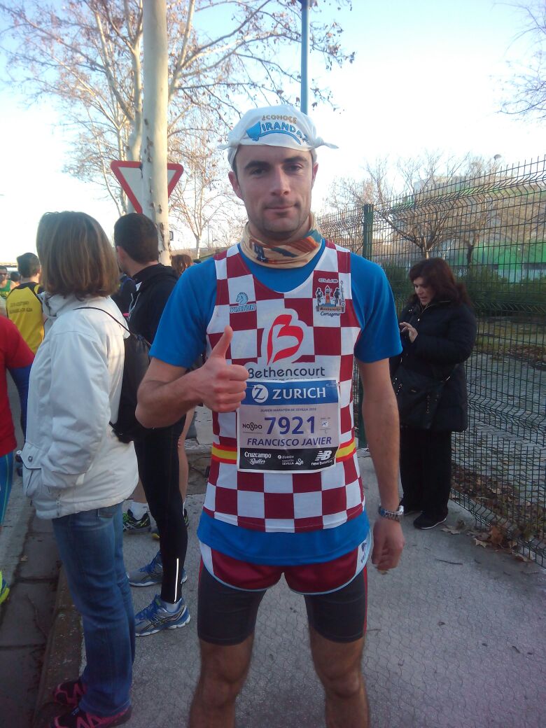 van_chisko's tweet photo. Domigo por la mañana previo a dar comienzo la #ZurichMaratonSevilla @camandarache #DorandoPietri #ConoceMiranda http://t.co/qPfNV3Oi2I