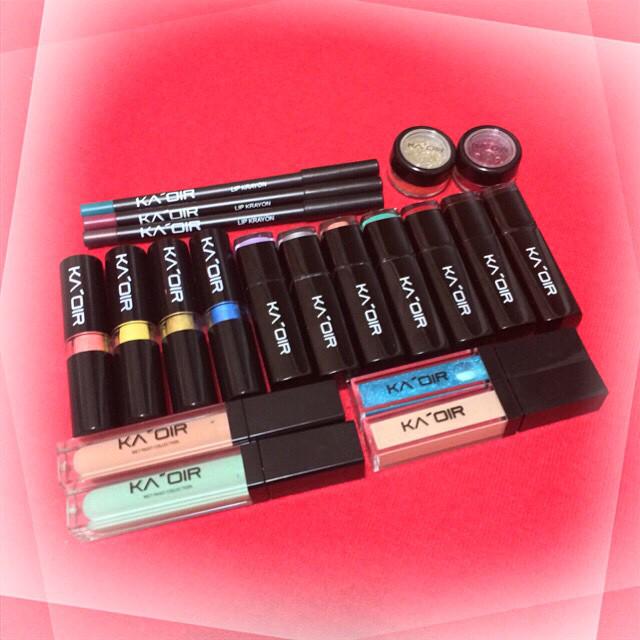 KAOIR_Cosmetics's tweet photo. #kaoirdoll @imchiemi showing us some of her #KAOIRCollection in #Japan >> http://t.co/1PgVxWYkUi http://t.co/p3K4bIqV7b