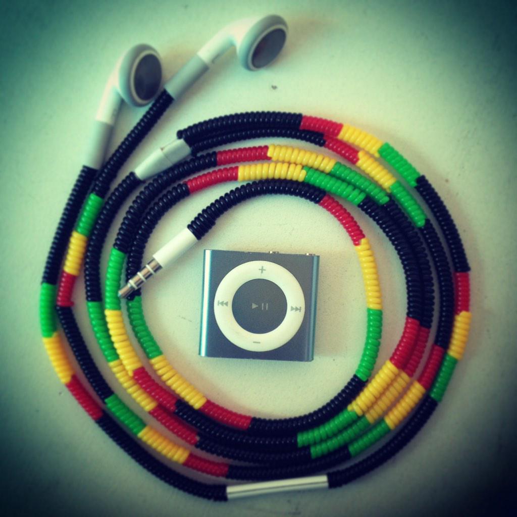 johnerrolmiles's tweet image. @johnerrolmiles: Yeaheyy!! Tapos na!! #cordprotector #ipodshuffle #joggingNaUlit instagram.com/p/zdvk8Bk7rz/