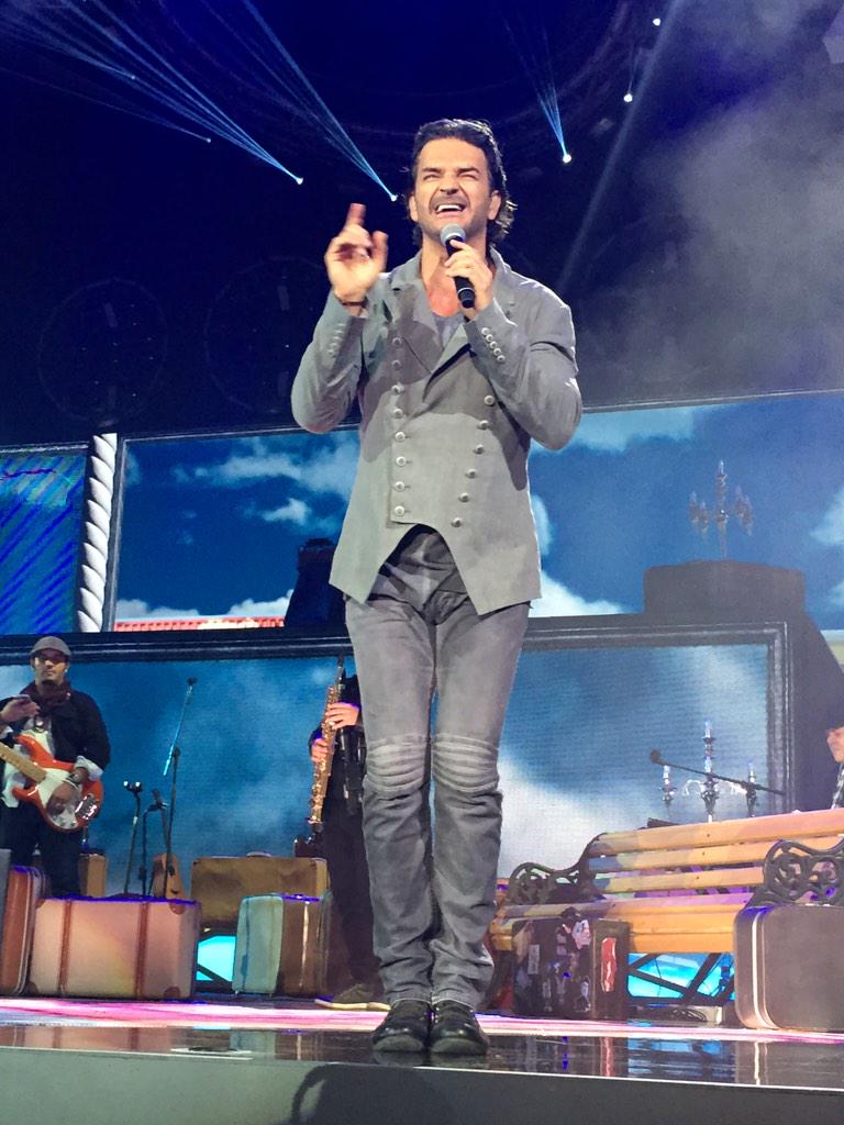 ArjonaIntimoEC's tweet photo. Lo maximo @Ricardo_Arjona pone a vibrar a la Quinta Vergara!! http://t.co/niXYqN65KM