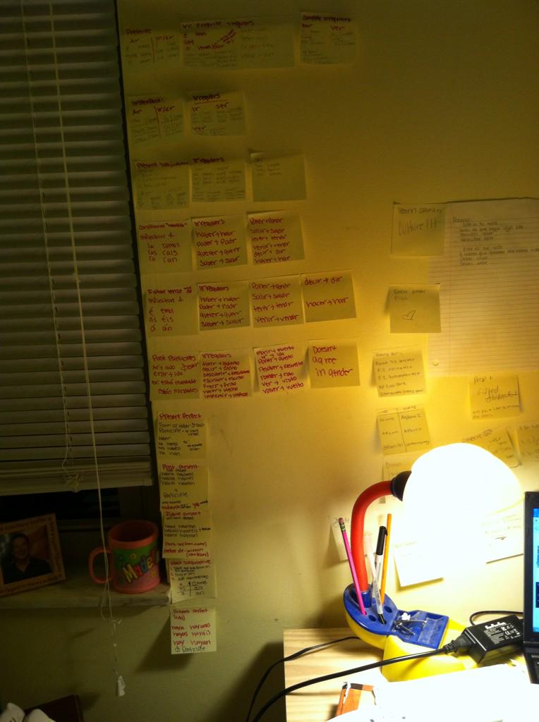 Madie_Ann3's tweet photo. All the fun I'm having tonight #studywall #allthetenses #irregulars #gonnapassthisclass @welchdixie http://t.co/6WIK69Lwvr