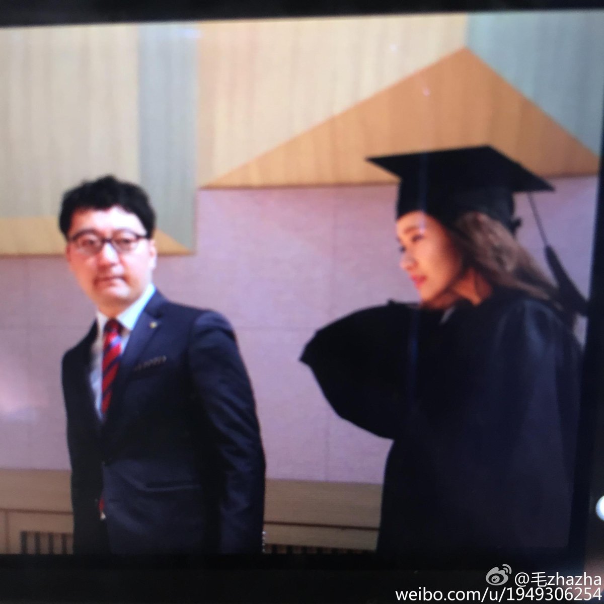 [PIC][24-02-2015]YoonA tham dự Lễ Tốt Nghiệp của Trường Đại học Dongguk và Hội thảo về Lễ Tốt Nghiệp vào sáng nay B-lEFpdUAAATJIM