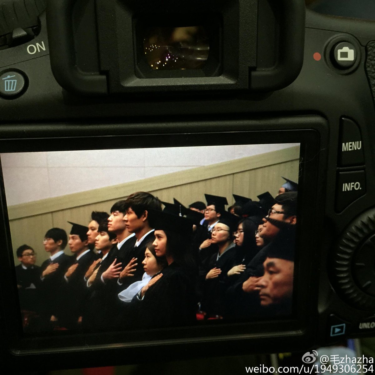 [PIC][24-02-2015]YoonA tham dự Lễ Tốt Nghiệp của Trường Đại học Dongguk và Hội thảo về Lễ Tốt Nghiệp vào sáng nay B-lEzupUYAAPaZq