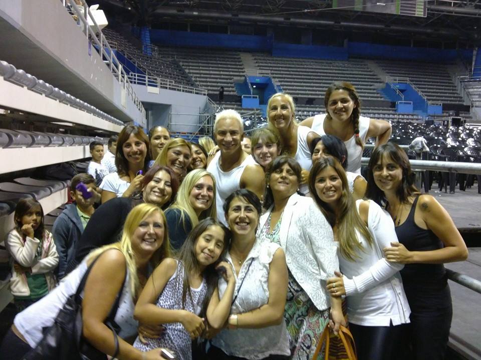 AnaliaNicuez's tweet photo. @flaviomendoza un placer trab en el poli,gracias por la buena onda la rompieron todas las noches #felicitaciones !!!! http://t.co/UtsRnjmWr0