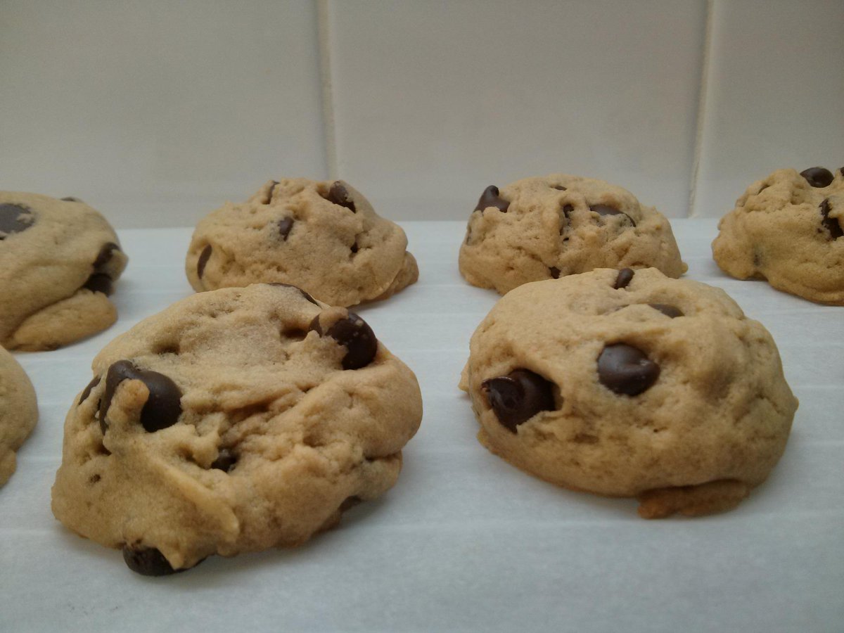ReenaClarkson's tweet photo. Best cure for a #ManicMonday? #chocolatechipcookies Thanks to .@BakerBettie for the recipe! http://t.co/GTEU5gxWZN