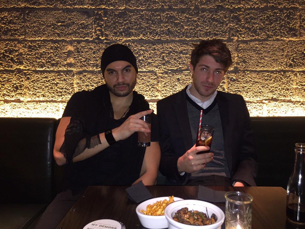 guestofaguest's tweet image. Artist @AEROSYNLEX and @TheLastMagazine&apos;s @zsniderman celebrating #DannyMeyer&apos;s new bar #Porchlight