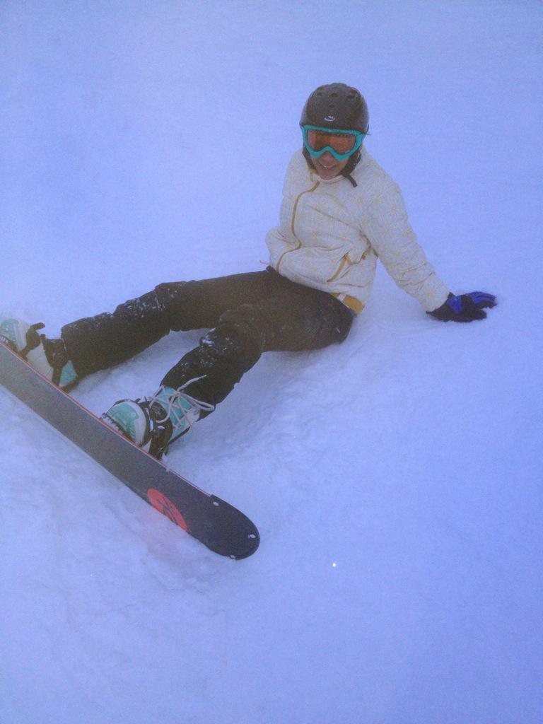 ABCematic's tweet photo. First time snowboardinggggg. Spent most of the time on.my.arse http://t.co/IwvKckY8fh