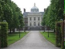 Als dit een van Uw paleizen is mag u kosteloos en deskundig #WOZ bezwaar maken WOZme.nl/bezwaarmaken. Burgers ook!