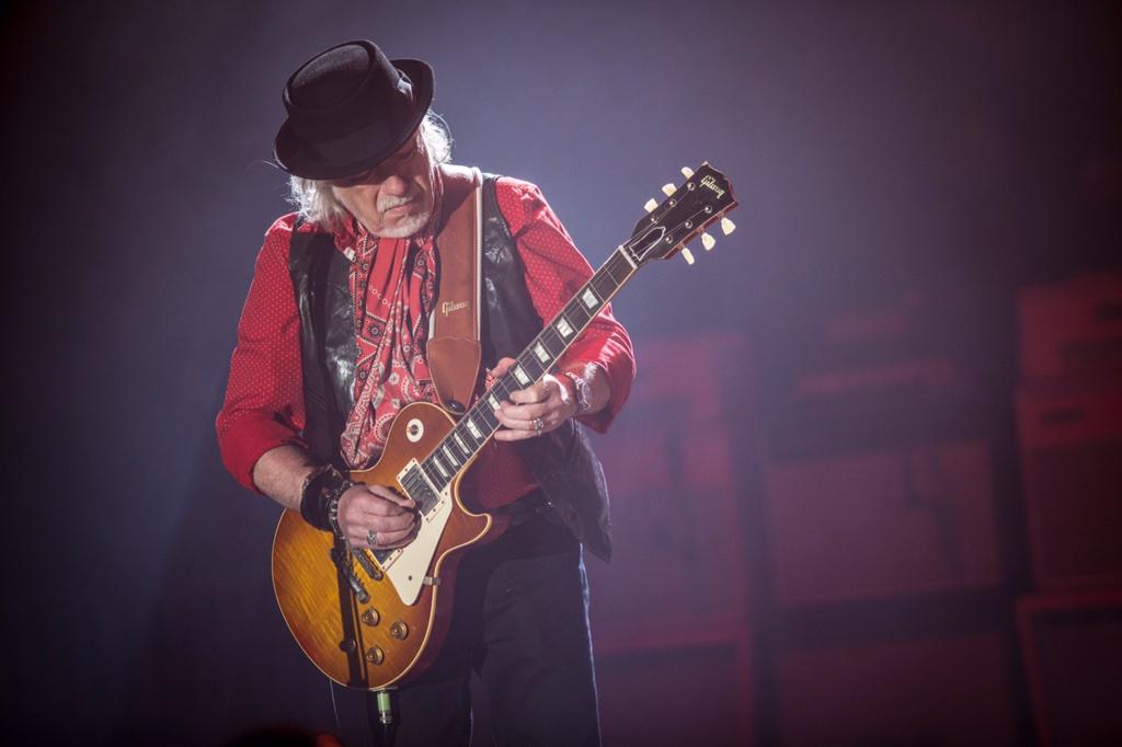 HAPPY BIRTHDAY TO THE OTHER LAST CHILD..BRAD WHITFORD... 