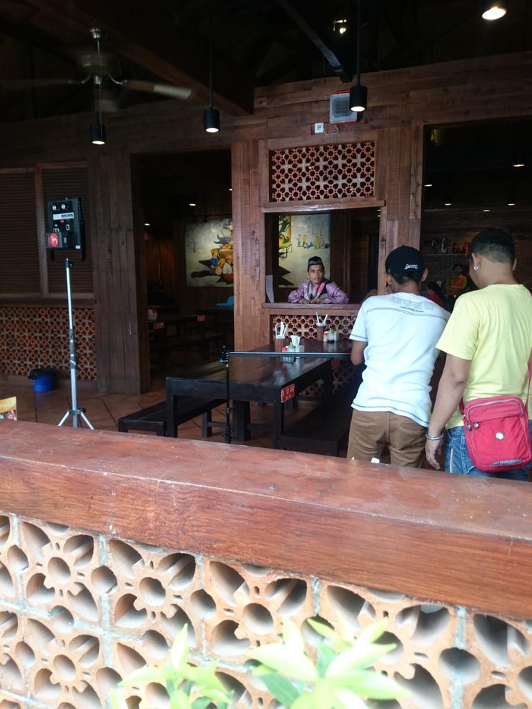 #ustadzmaulana hari ini syuting di bebek malio.. Matur nuwun Pak Ustadz..