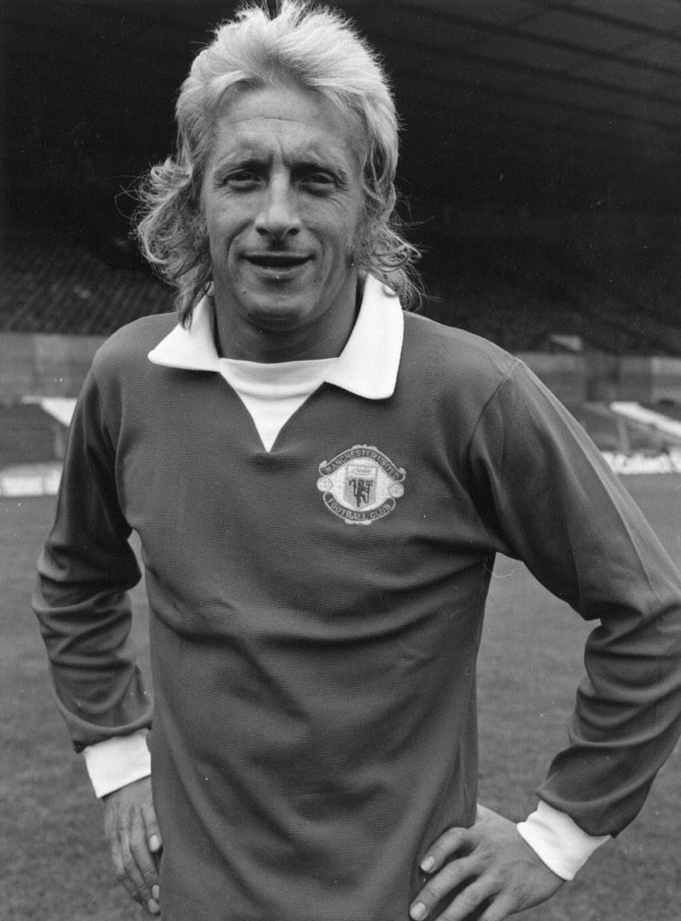 Happy 75th birthday Denis Law. Bermain selama 11 tahun di United dan mencetak 237 gol. Long life sir 
