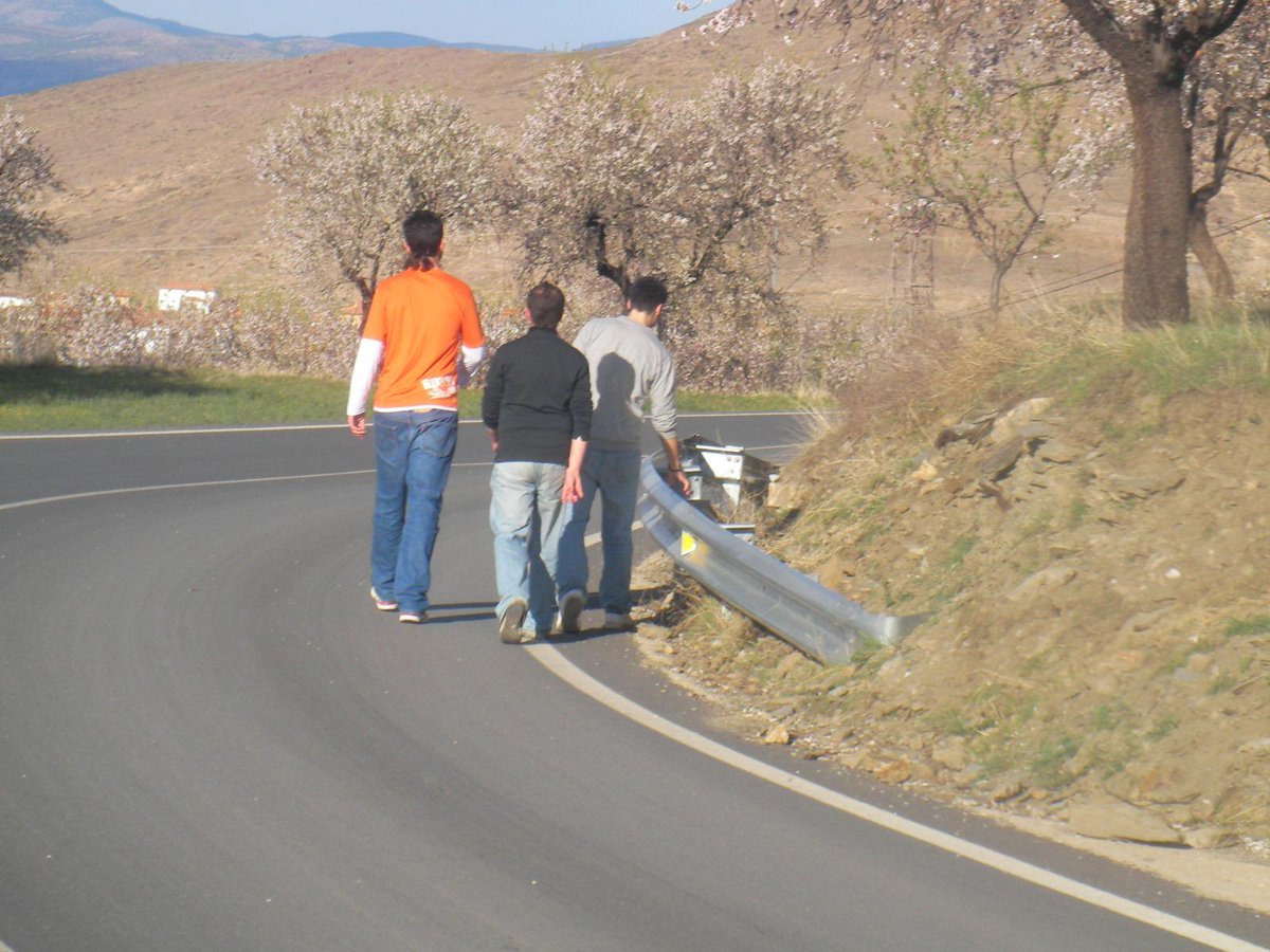 PasadoBenabre's tweet photo. . @Maestro_Montes @Manu10Perez http://t.co/NgMxYLtviU