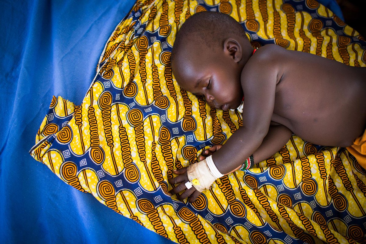 Refugees's tweet photo. Much-needed rest for a displaced &amp; sick child in Mingkaman's makeshift hospital #SouthSudan http://t.co/KIyJvj0g6u http://t.co/mxyZvBiLxs
