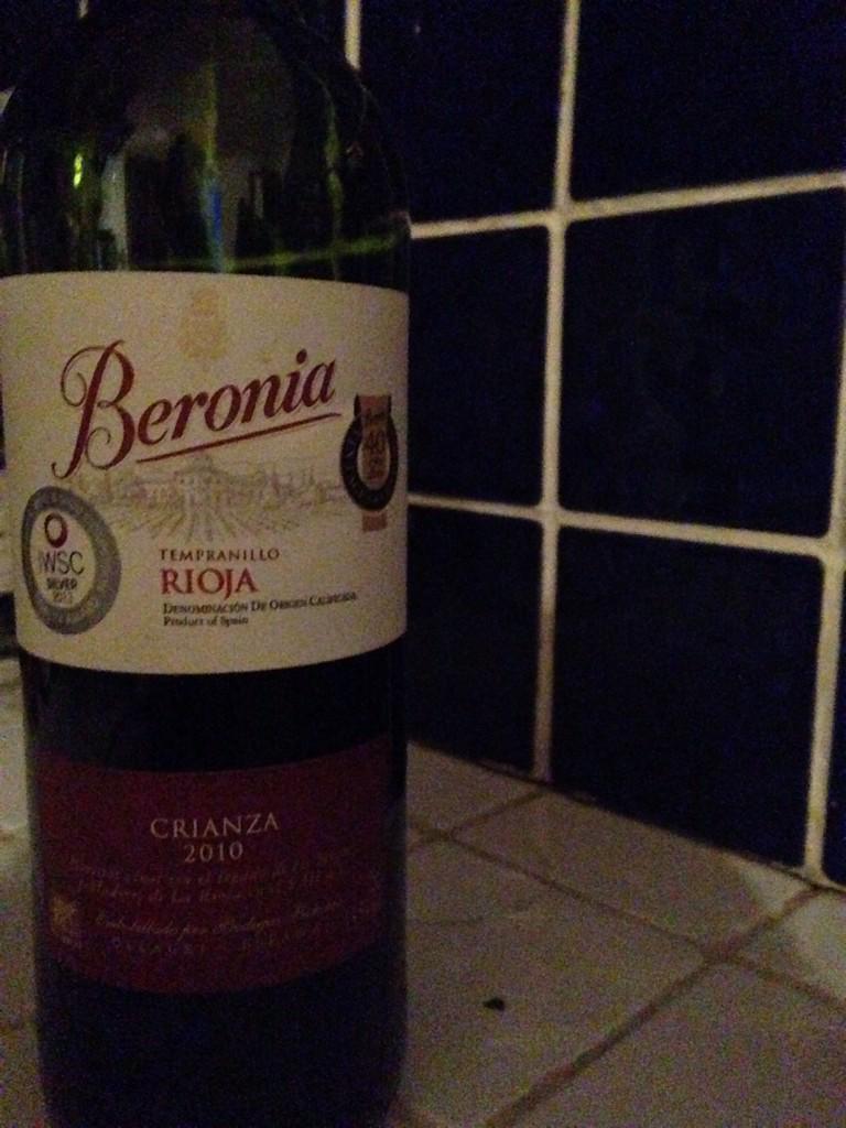 Absolutely splendid <a href="/BodegasBeronia/">Bodegas Beronia</a> Rioja. Deep, packed with fruit but still marvellously quaffable #wineoftheweek