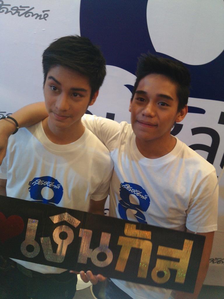 ngernboth's tweet photo. ฮิฮิ @sg28841 @AugustZu http://t.co/eHfenNG9sR