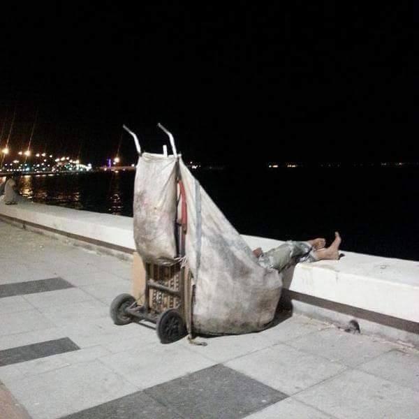 cobanyatak's tweet photo. Seni ağlatan dostunu güldürüyorsa,
Kardeş olamazsınız..! http://t.co/mzc6RDLcU8