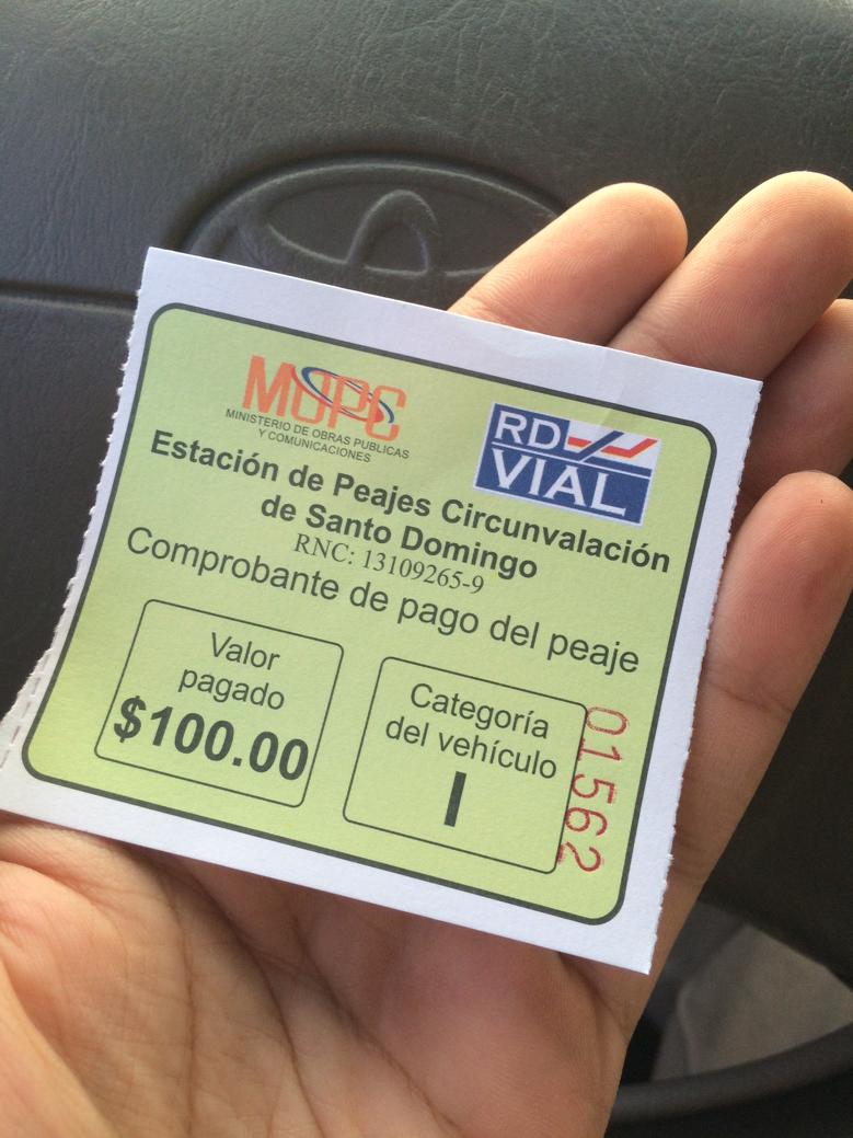 maZaraDESIGN's tweet photo. $100 de peaje por un vehículo liviano!Circunvalación o Terrenas @PresidenciaRD? Es a trabajar no de vacaciones! http://t.co/XNnE3yfEk3