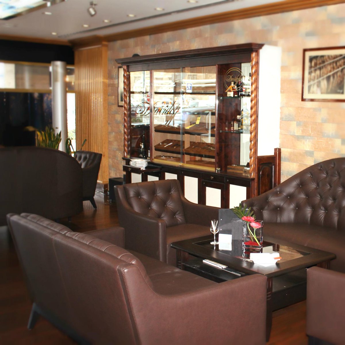 Steigenberger A New Look For The Davidoff Lounge At The Steigenberger Graf Zeppelin Stuttgart Cigars Hotel Http T Co m0bhkf0j