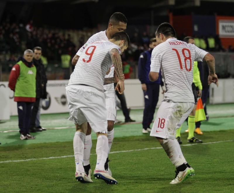 fantablog's tweet photo. Leggi "Fantacalcio 2014/2015: Voti Gazzetta dello sport Cagliari-Inter" su http://t.co/WVEi5FCn0U http://t.co/Kcquw5U28y