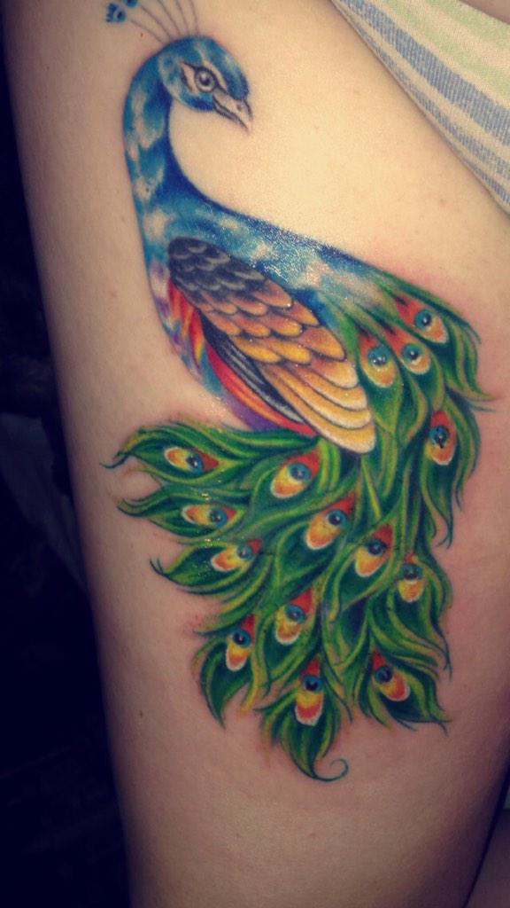 IRunWithCats's tweet photo. I wanna see your peacock, cock, cock
Your peacock, cock😘 http://t.co/qAw8ZocPd4