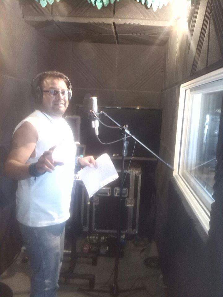 Aquí tenemos a Gerardo de <a href="/vantroi_oficial/">Vantroi Oficial</a> grabando en los estudios Psicopsia de México para nuestro nuevo LP, dale!!