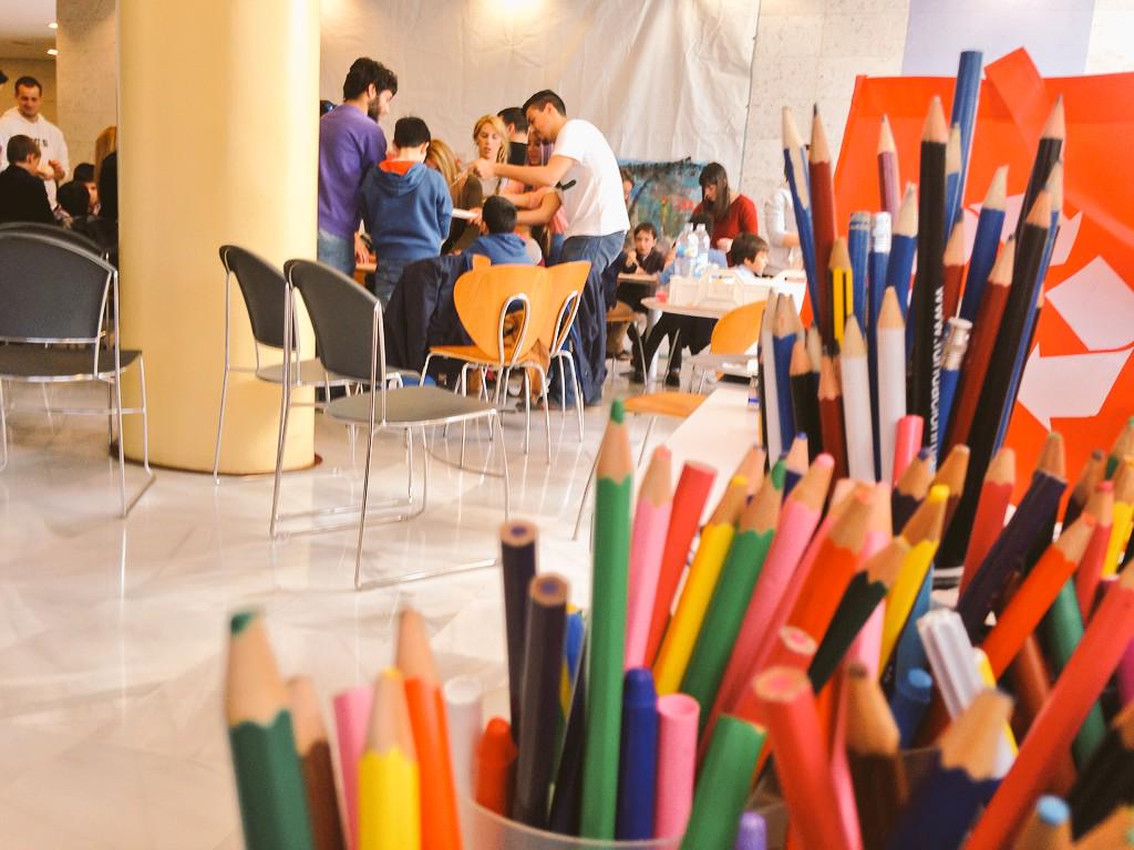culturamalaga's tweet photo. Esta mañana hemos estado “plastihistoriando” en los #talleres de Semana Blanca de @MuseoPatrimonio #malagacultura http://t.co/fpSpviFMlq