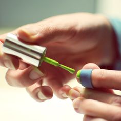 Bantla nasıl french yapılır? İşte size pratik bir çözüm #frenchmanicure #NailArt