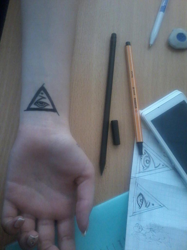 _Alex_Ray's tweet image. Забилась 😉
#литратыклассная #сидимнапервойпарте