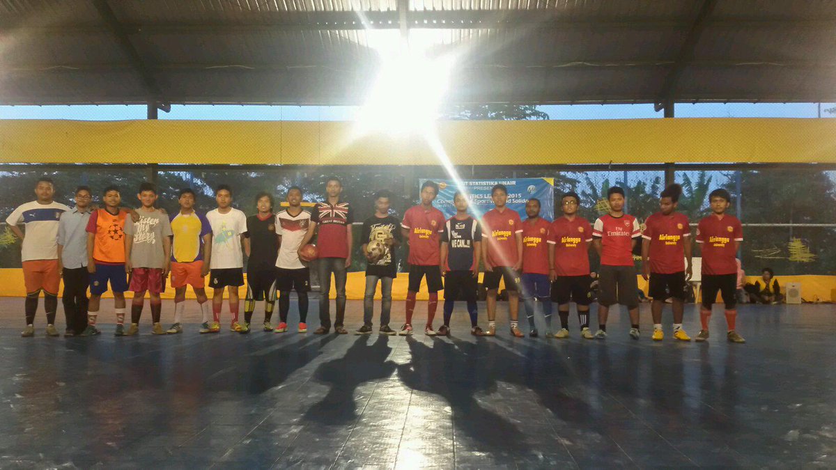 StatistikaUA's tweet photo. Sebelum pertandingan 2011 - 2012 dimulaii http://t.co/uxjEL0M8rz