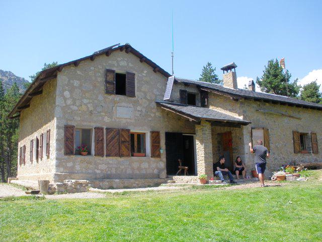 Vine a gaudir d'un indret incomparable.
Viu moments amb el Refugi <a href="/LluisEstasen/">Lluís Estasen</a>