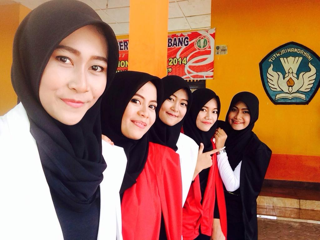 diniass's tweet photo. #lastperfome,,, http://t.co/E7F6n4UiZM