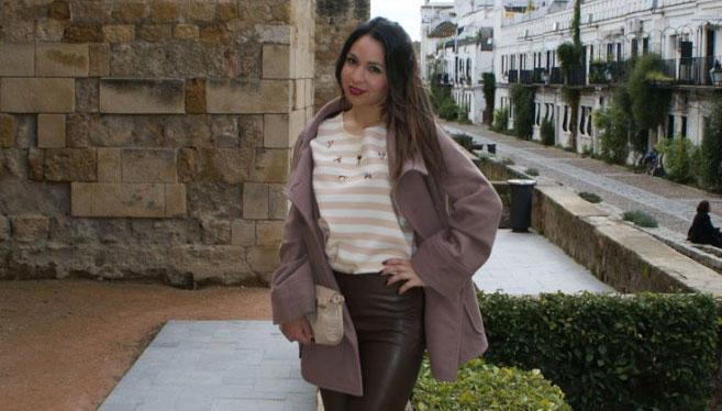 marieclaire_es's tweet photo. Camiseta de rayas + pitillos de cuero. @UTendencia  apuesta por este estilismo esta tarde: http://t.co/Sd8FBugu1t http://t.co/VDdqtUZn8h