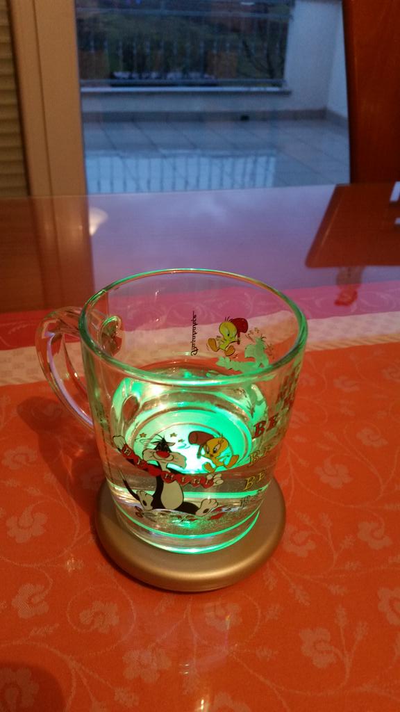 Joppa_sp's tweet image. Dad bought me the coolest coaster ever #changescolours