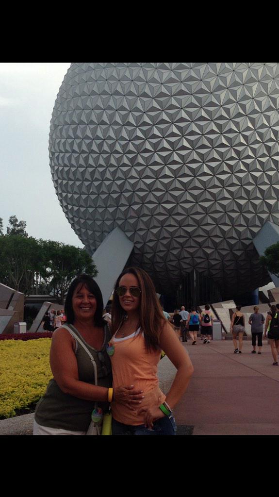 mdepinto217's tweet photo. My mom has played a big part in helping me form my true identity #edu803 #walkmyworld http://t.co/UZtrf89B2x