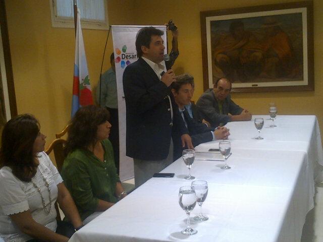 Estamos presentando el nuevo sistema de Tarjeta Social Magnetica, una inversion que supera los 20 millones de pesos