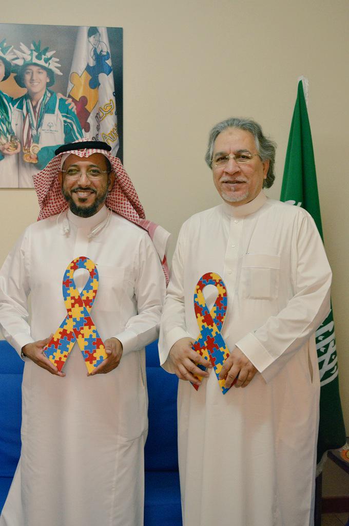 jeddahautism's tweet photo. الشريف عدنان الصائغ وكوتش عبدالله اليحيى من الرؤية الثمانية في نهاية زيارتهم لمركز جدة للتوحد
@3bdUllahNet
@OctaView8 http://t.co/hzi8Y8UIc6