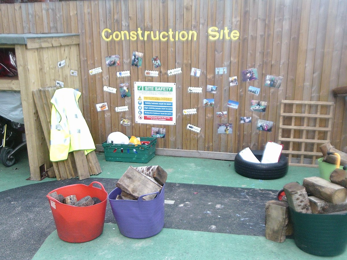 outdoor construction play