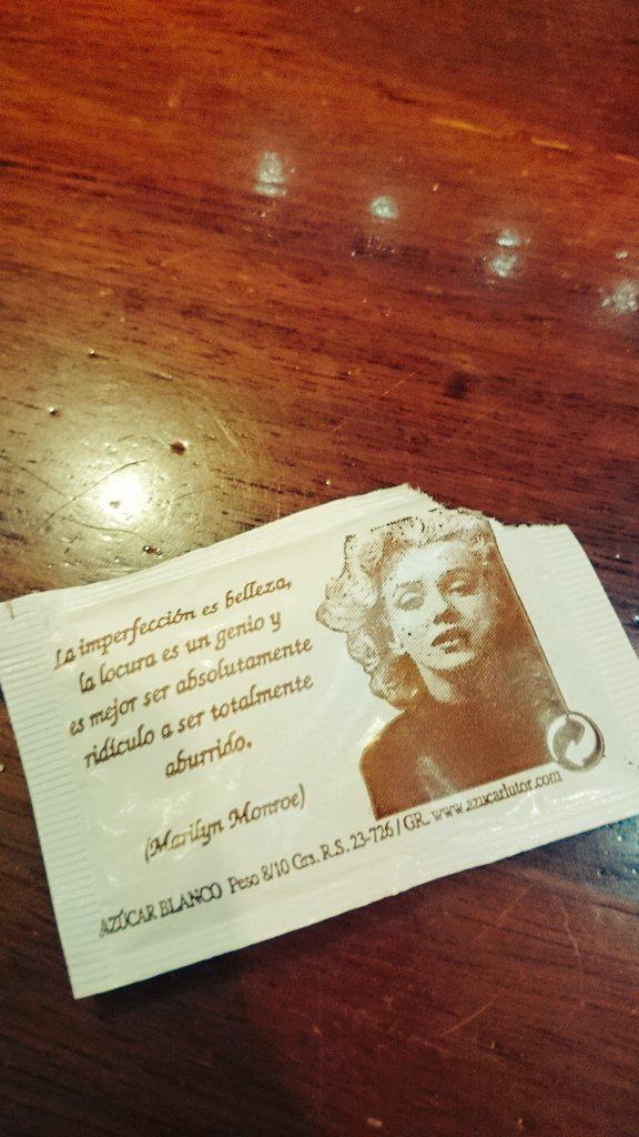 zayra6's tweet photo. Pequeñas motivaciones mañaneras jeje 😜😜 http://t.co/Ng72WfrcfD