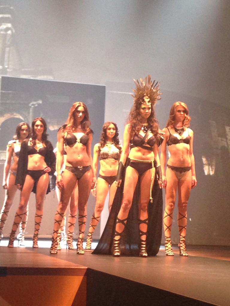 Wauw #SheroPower #hunkemoller #p_mountford