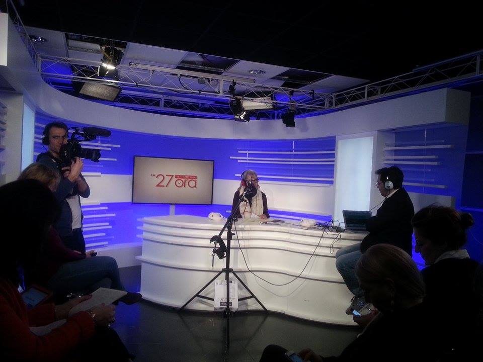 MadameSwann's tweet photo. #Radio27, stiamo arrivando @La27ora http://t.co/VxvDbkzAO8