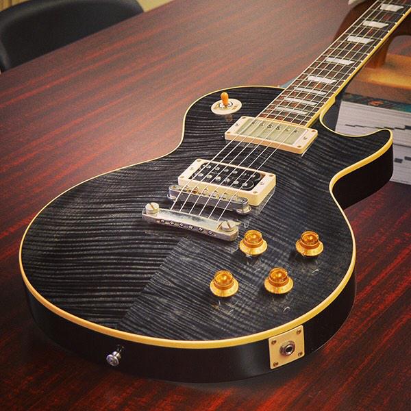 CustomGibson's tweet photo. LP Std Figured VOS in Faded Trans Black http://t.co/R80flO0gV4