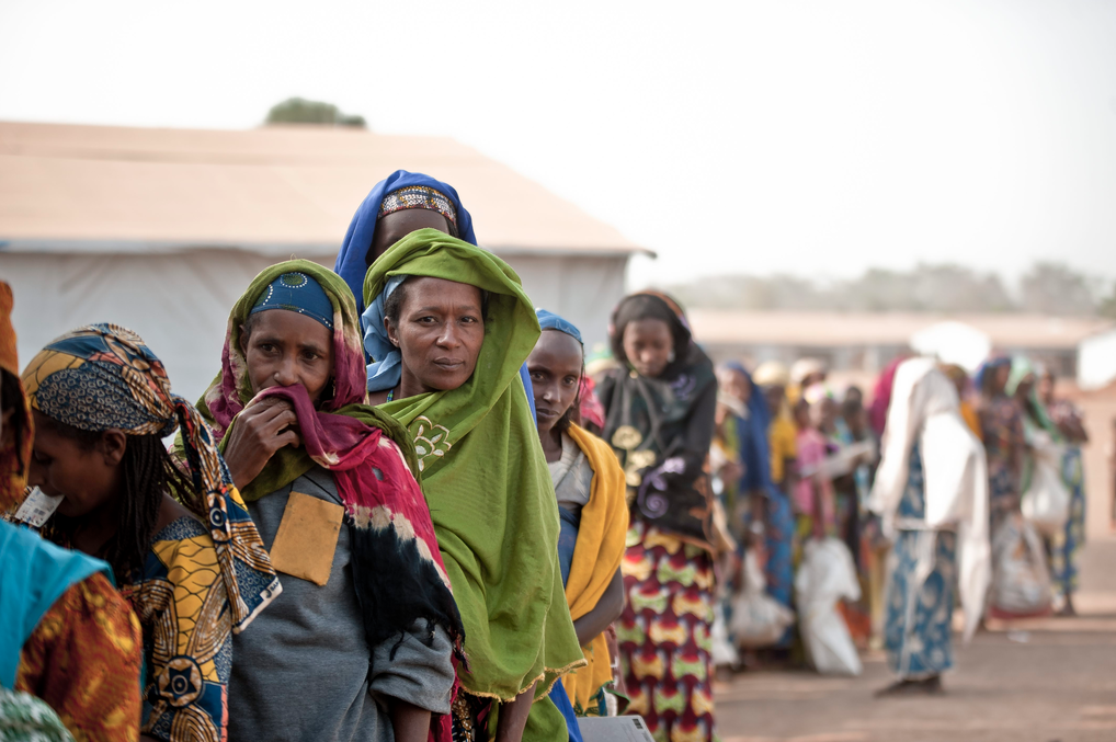 Refugees's tweet photo. LATEST: 873,000+ have been forcibly displaced by violence in #CARcrisis http://t.co/YfALkqnypi http://t.co/9jbz4zIAdS