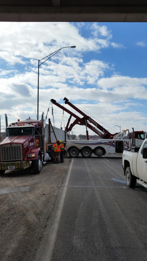 BJens93's tweet photo. Nothing like precast in a truck http://t.co/aCf5Ac2n9a