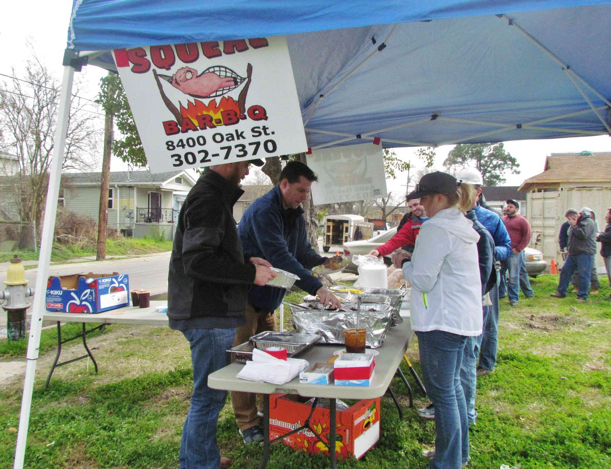 HabitatNOLA's tweet photo. We had some seriously amazing BBQ served up for our volunteers today! Thanks @SquealNola! http://t.co/TG8HaQSNYq