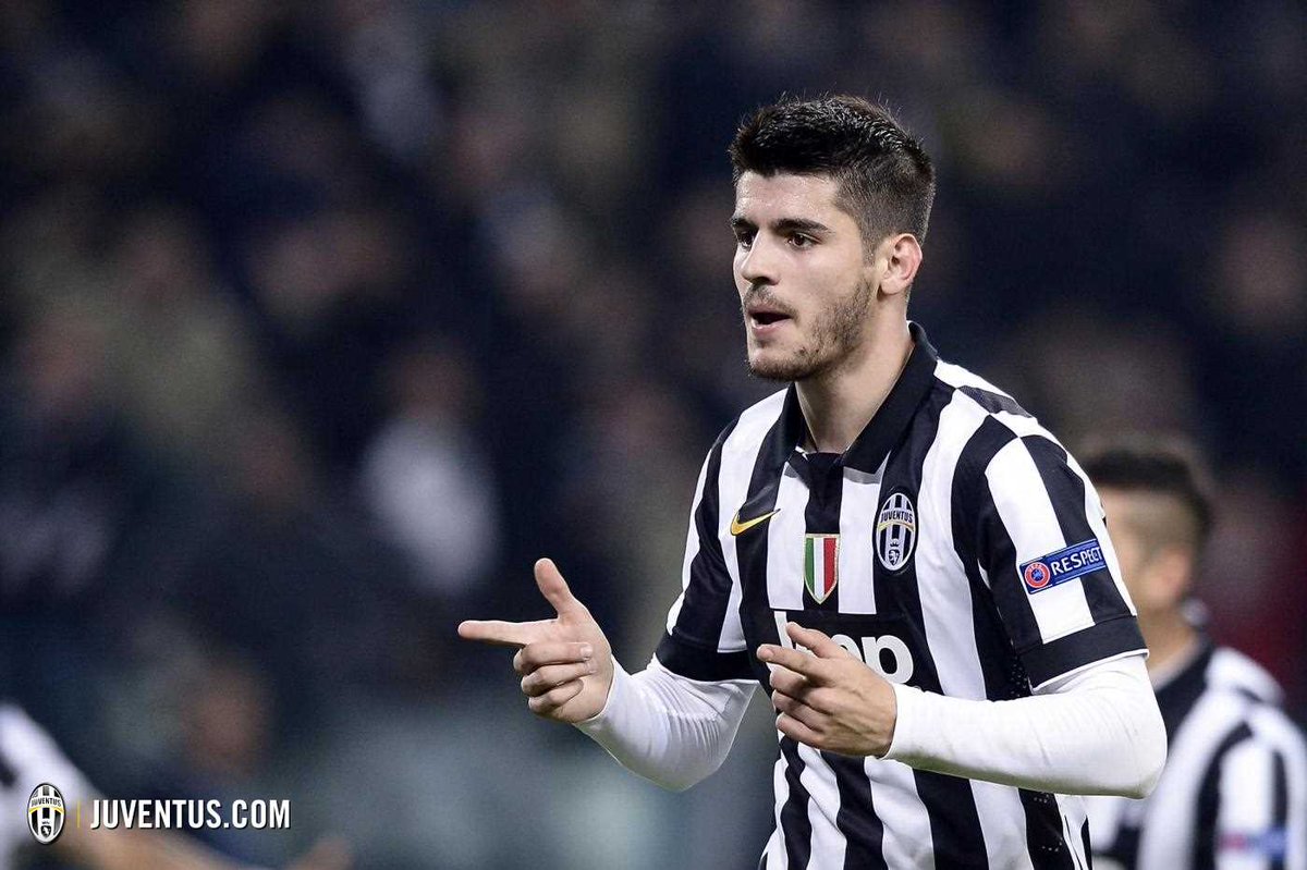 L'esultanza di <a href="/AlvaroMorata/">Álvaro Morata</a>: entrambi i suoi gol in #UCL vs squadre tedesche, ovvero Schalke e @BvB #JuveBvB