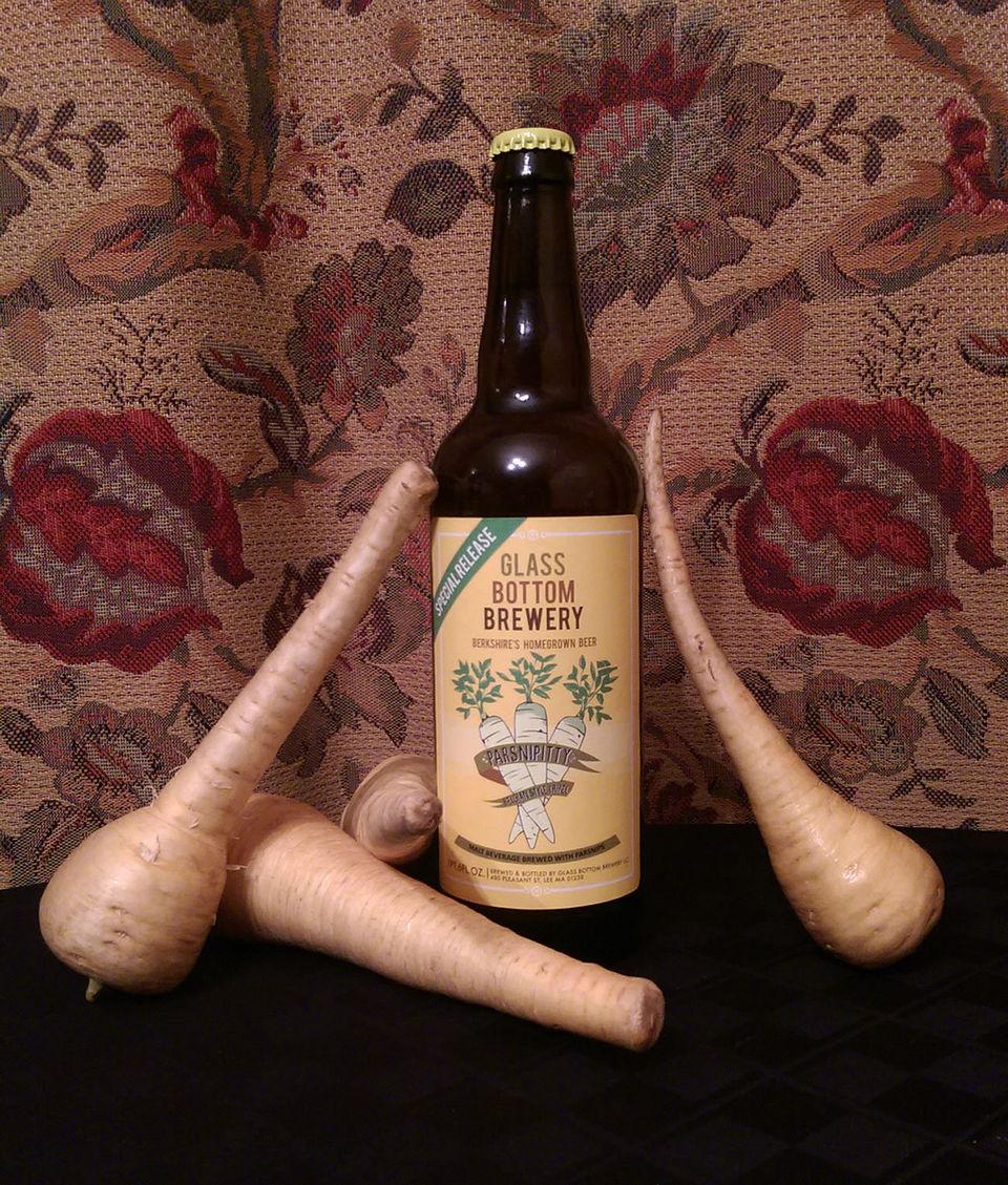 masslivenews's tweet photo. I drank it: Glass Bottom Banana Cream and Parsnip beers http://t.co/yxXzaz0eTh @glassbottombeer #MAbrew #idrankit http://t.co/k4EtJ31wzr