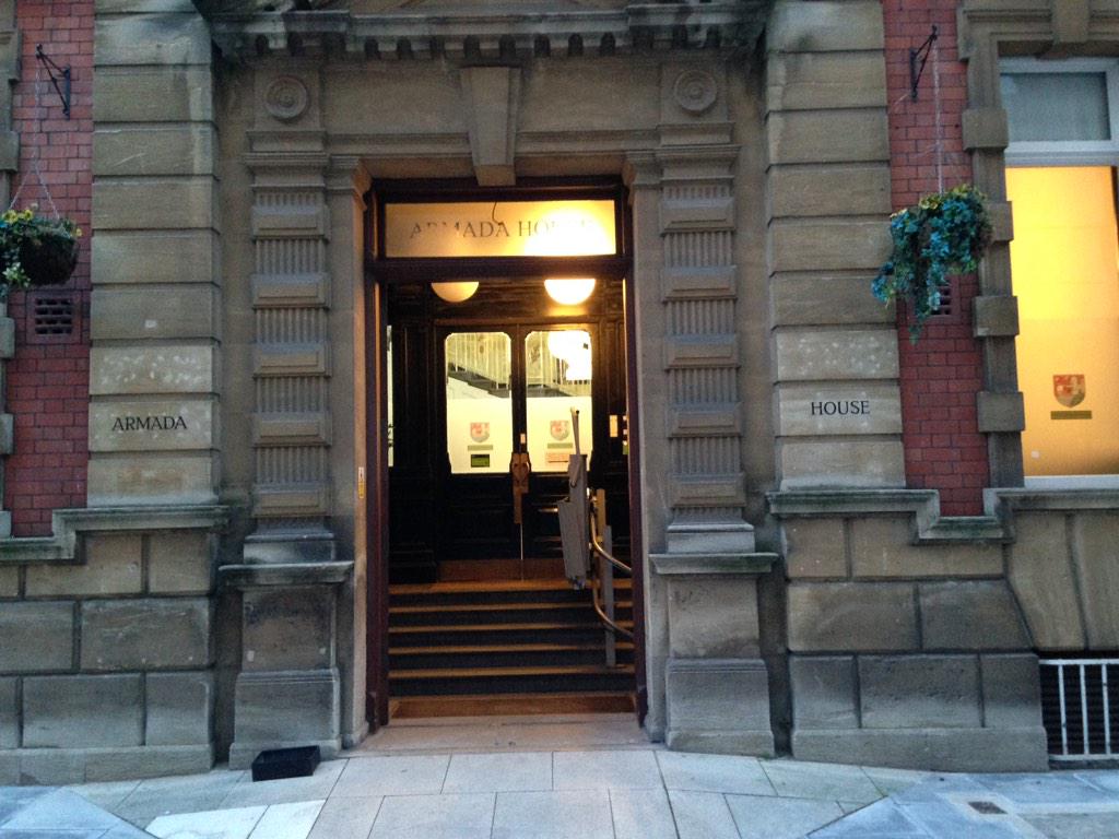 STIPAG93's tweet photo. People arriving for meeting and catching up on old times! http://t.co/lb0iBV6DE3