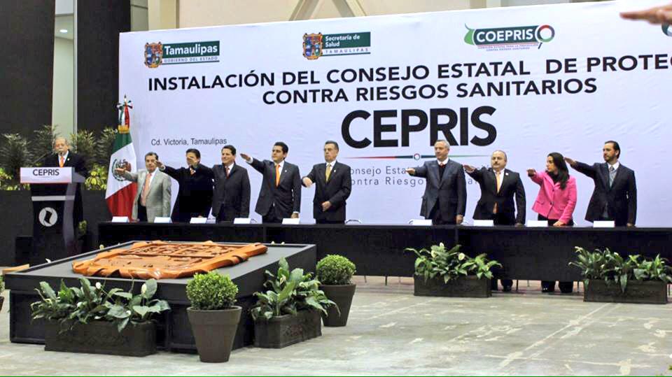 EtienneLlano's tweet photo. Tomé protesta como integrante del #CEPRIS. ¡Juntos, por la salud de nuestra gente! http://t.co/pggns25vET