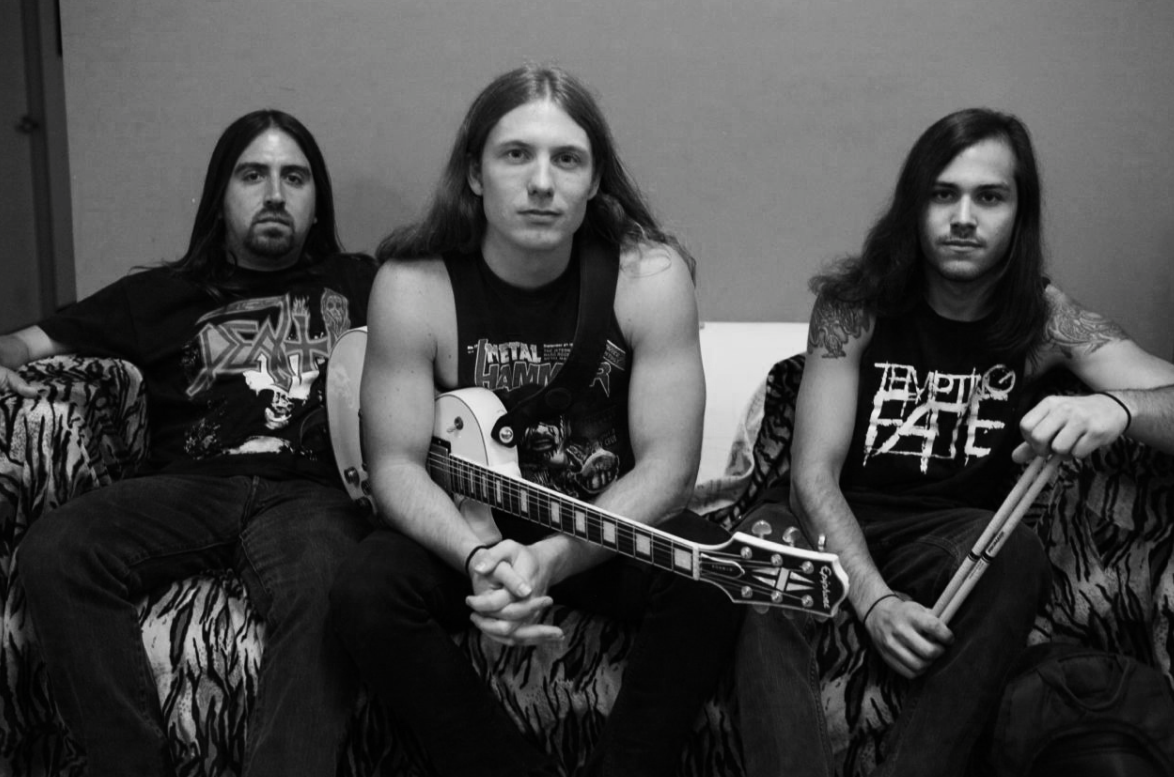 GuitarWorld's tweet photo. VIDEO: Archer Perform "Belief" at @gibsonguitar's Las Vegas Showroom http://t.co/2KiZhgoUB6 @ArcherNation @Epiphone http://t.co/NdVZvh2r7C